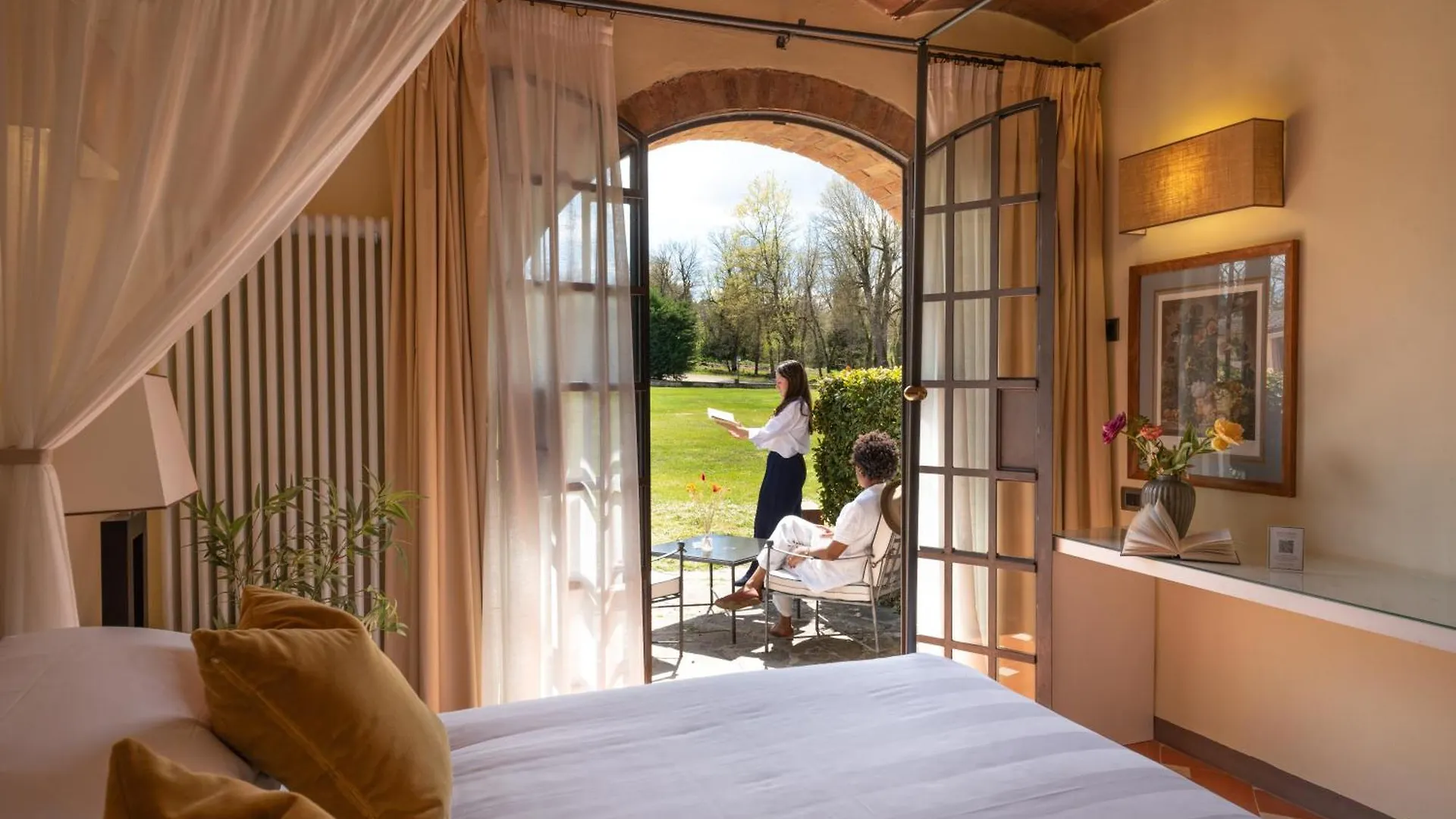 Hotel Borgo San Luigi Monteriggioni 4*,  Italien