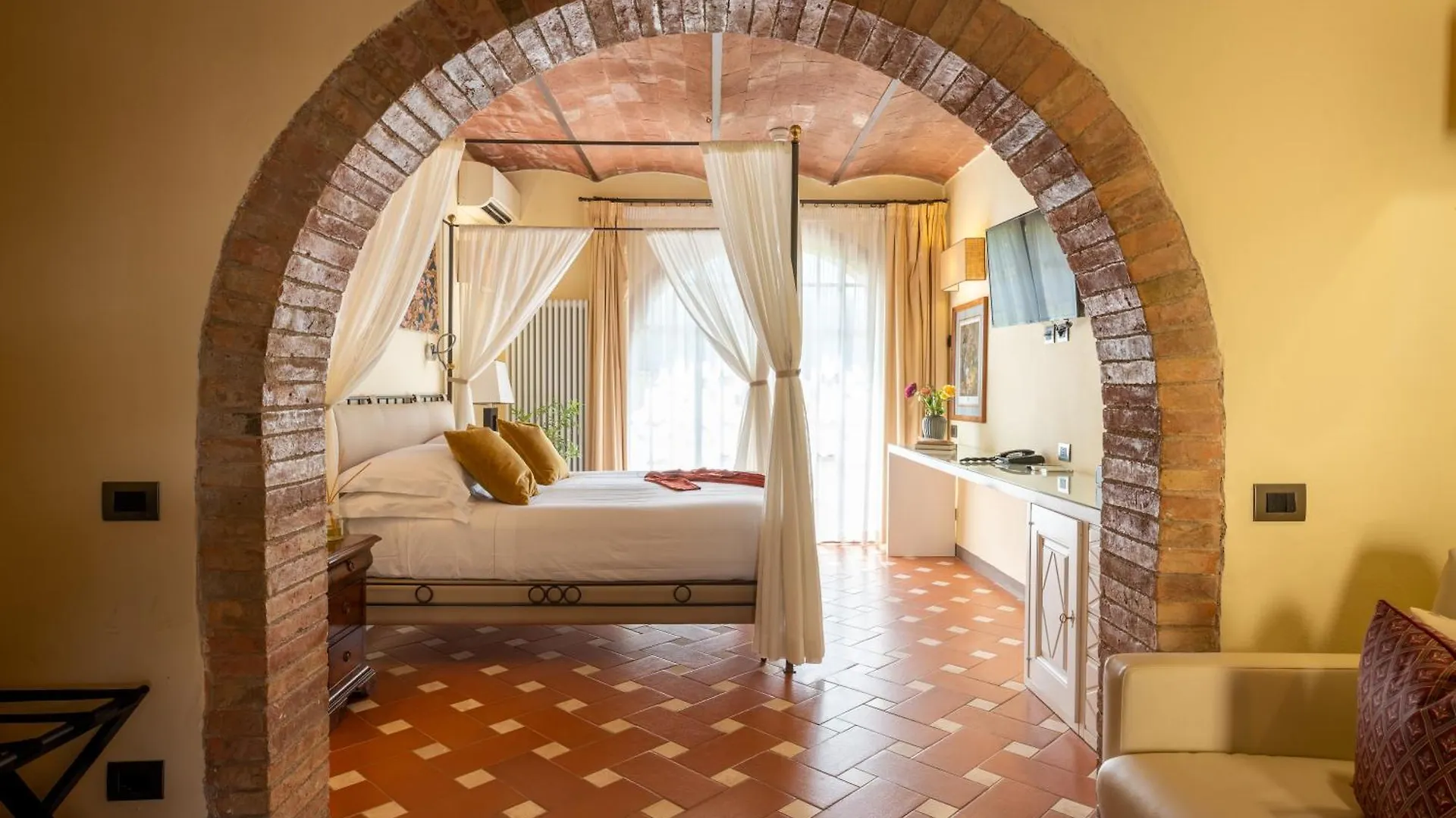 Borgo San Luigi Hotel Monteriggioni